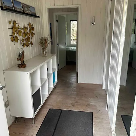 Stylish Beachside With Large Terrace Semesterbostad *