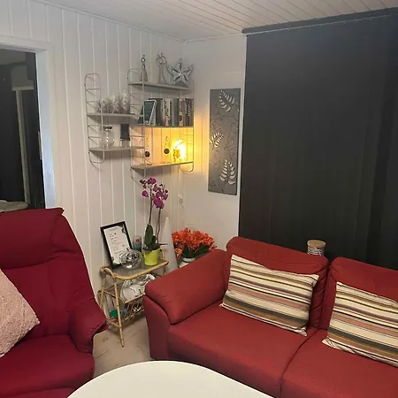 Stylish Beachside With Large Terrace Feriehus