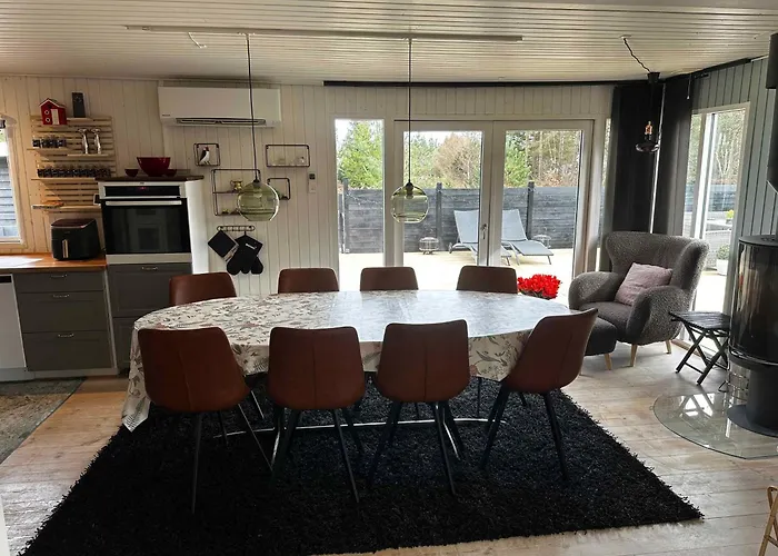 Semesterbostad Stylish Beachside With Large Terrace