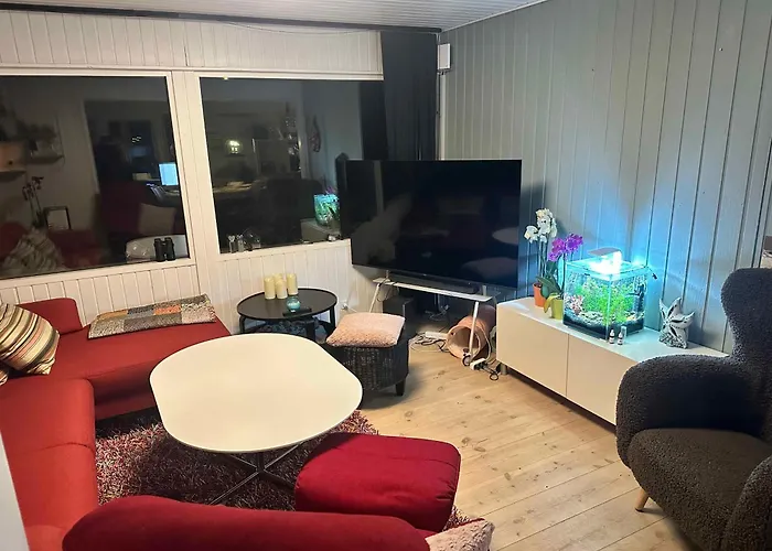Stylish Beachside With Large Terrace Semesterbostad Hals
